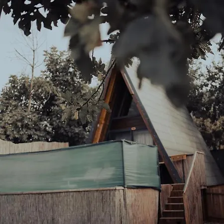 מלון Bungalows The Araz Truzim